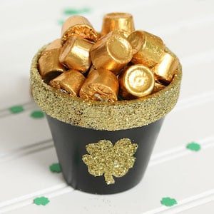 St. Patrick’s Day Pot of Gold craft