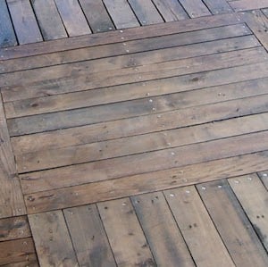 Pallet Wood patio floor decor idea