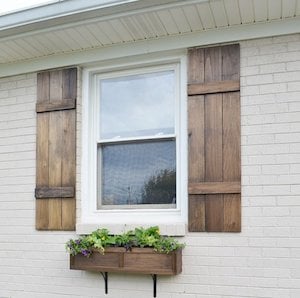 Letreros y contraventanas de bricolaje