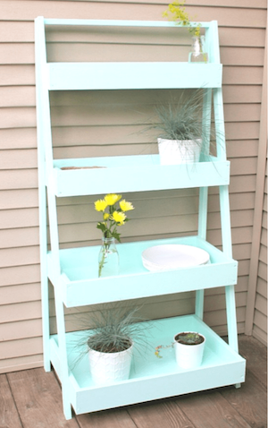 DIY Shelf Ladder patio decor idea