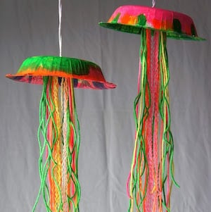Glow in the Dark Jellyfish summer craft for kids