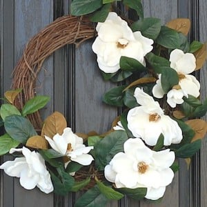 farmhouse Magnolia Wreath