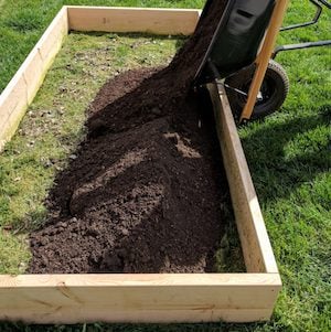 cama de jardín grande y duradera que durará años