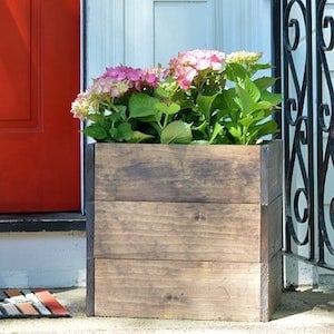 DIY Wood garden Box idea