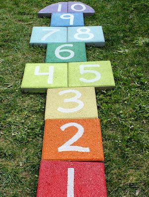 Rainbow Paver Hopscotch juego de patio trasero