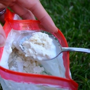 Ice Cream in a Bag summer craft for kids