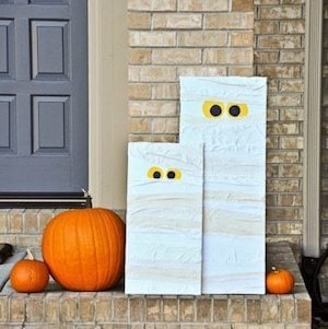 Platos de momia de Halloween Front Porch
