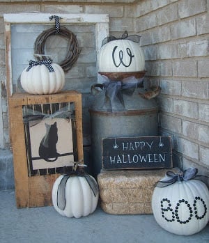 Farmhouse Halloween Porch Decor 