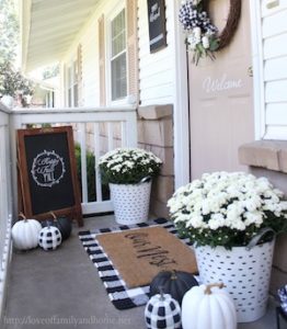 100 Cheap and Easy Fall Porch Decor Ideas - Prudent Penny Pincher