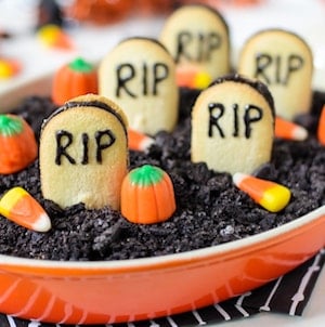 Graveyard Chocolate Cheesecake Dip 