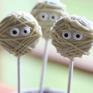 Mummy Oreo Pops