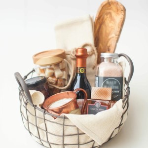 Entertainer Basket