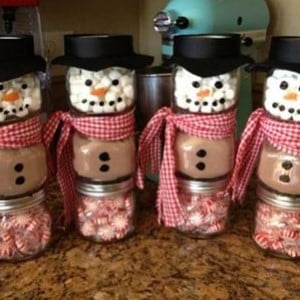 Manualidades navideñas con muñecos de nieve de chocolate caliente para vender