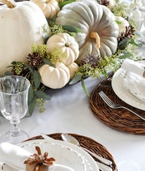 Soft & Neutral Thanksgiving Dinner Table