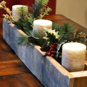Pieza navideña de madera como centro de mesa