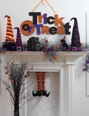 Glittery and cute Trick or Treat Mantel