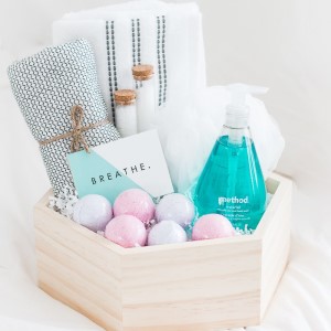 DIY Spa Kit christmas gift basket