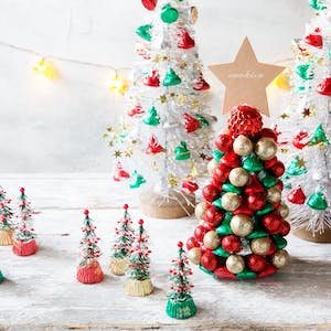 Hershey's Christmas Trees table party decor