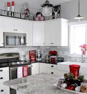 Simple Christmas Kitchen Decor 