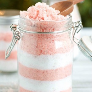  Homemade Peppermint Bath Salts