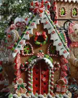 Gorgeous Gingerbread House Idea