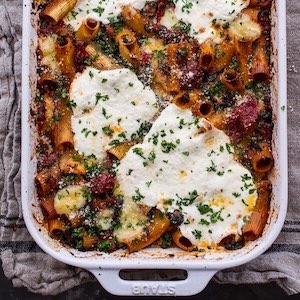 Cheesy Sun Dried Tomato and Spinach Drunken Pasta Bake