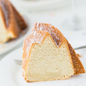 Champagne Pound Cake dessert