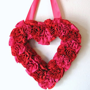 15 DIY Valentines Day Wreaths You Can Craft (Part 1)