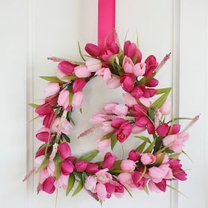 Tulip Heart Wreath