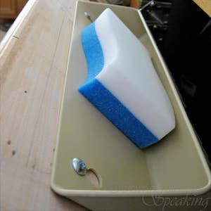 Pull Out Sponge Holder