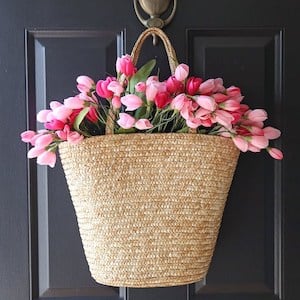 Spring basket door hanger with tulips