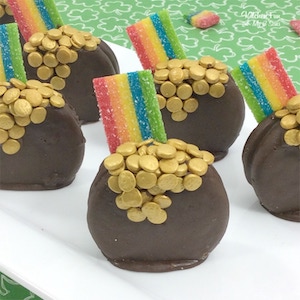 Pot of Gold Oreo Cookies