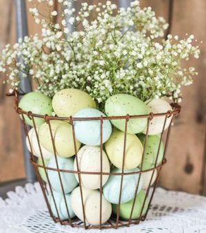 Simple Easter Egg Centerpiece