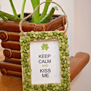 Split Pea Kiss Me sign