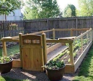 Enclosed Gardening Bed 