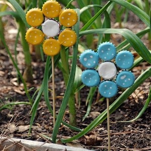 Bottle Cap Flowers garden Art