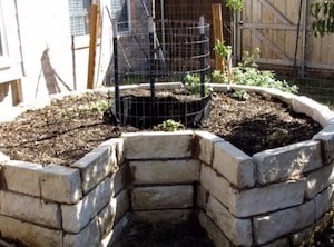 Keyhole Stone Raised Garden Bed