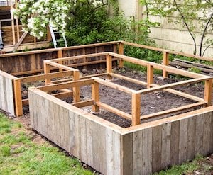 Cama de jardín elevada