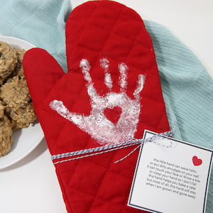 Handprint Oven Mitt