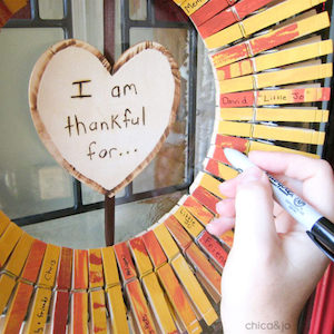 DIY Thanksgiving Clothespin Wreath