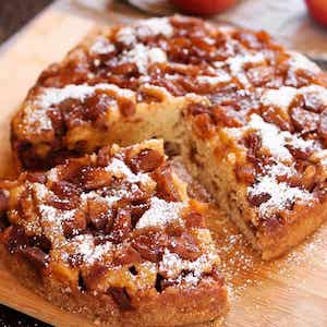 Apple Cinnamon Cake 