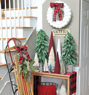 https://www.prudentpennypincher.com/wp-content/uploads/2019/10/Buffalo-Plaid-Christmas-Tree-Forest-Entryway.jpg