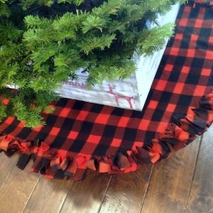 No Sew Buffalo Check Christmas Tree Skirt