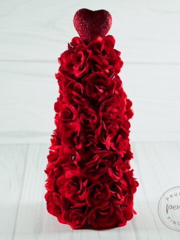 rose Valentine's Day tree decor