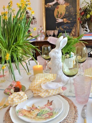 Sunny and Fresh Easter Decorations for the table