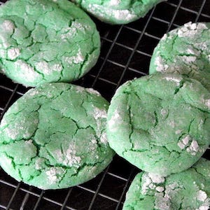 Easy Green Crinkle St Patrick's Day cookies