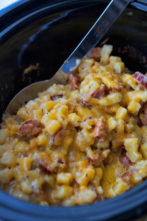 https://www.prudentpennypincher.com/wp-content/uploads/2020/07/Crock-Pot-Smoked-Sausage-Hash-Brown-Casserole_1.jpg