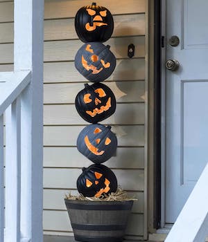 Lighted Pumpkin Topiary diy halloween decoration