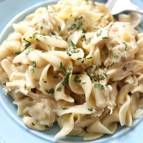 Easy Crockpot Chicken and Noodles