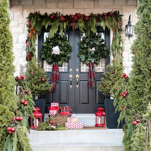 Christmas Porch Garland Makeover